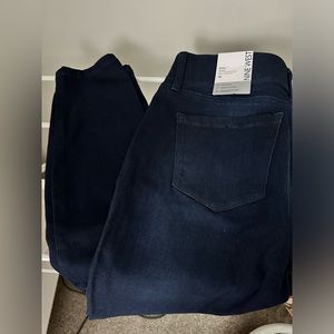 W Nine West skinny jeans size 12, dark wash